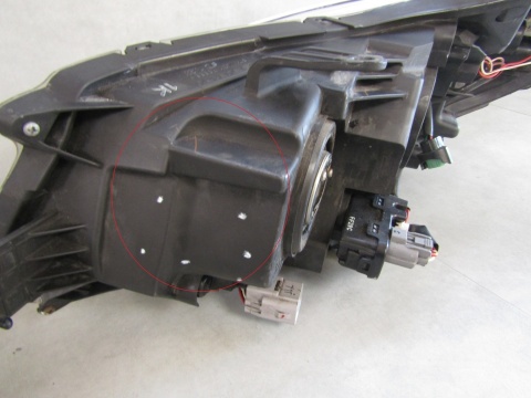 LAMPA PRZÓD SUBARU XV ZWYKŁA 11-17 RH PRAWA