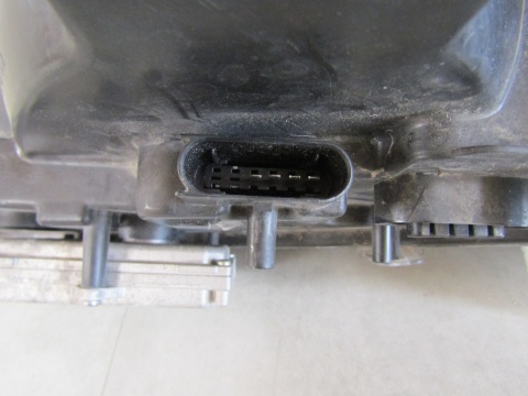 LAMPA PRZÓD MERCEDES ML W164 164 KSENON SKRĘTNY 05-08 PRAWY RH