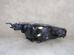 LAMPA PRZÓD TOYOTA YARIS CROSS FULL LED 17-22 LH LEWA