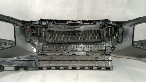 Zderzak przód przedni Audi Q3 83H 25-