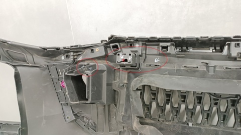 Zderzak przód przedni Audi Q3 83H 25-