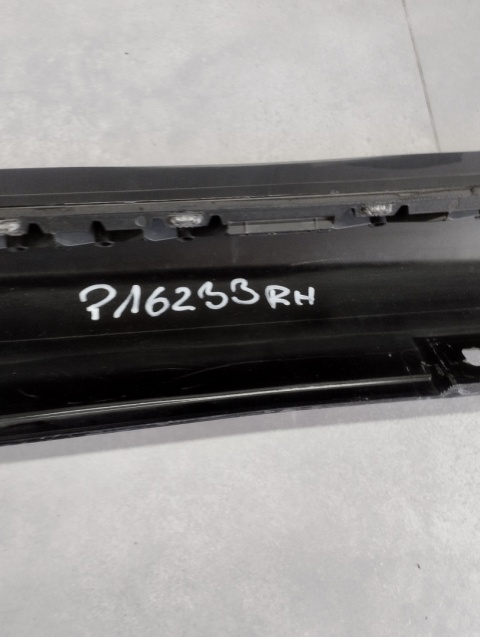 Listwa progowa prawa Audi A5 8W8 Sportback 16-19 5D