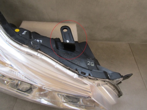 LAMPA PRZÓD SUBARU XV ZWYKŁA 11-17 RH PRAWA