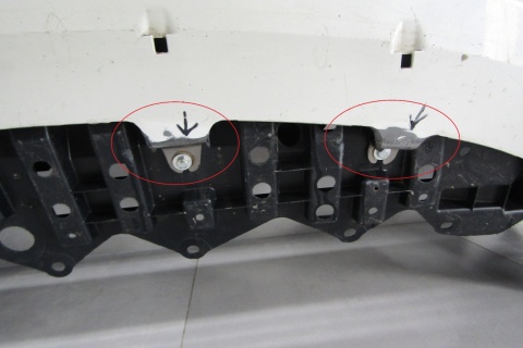 Zderzak przód przedni Toyota Yaris 3 III Lift 14-17 (podłoga)