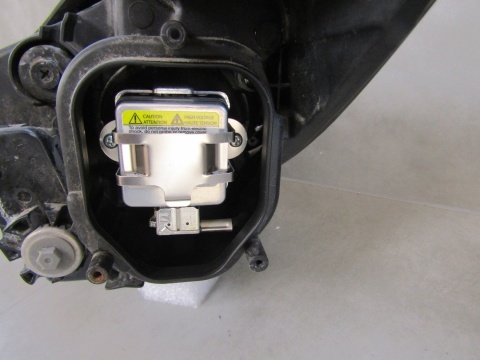 LAMPA PRZÓD KIA SPORTAGE 3 III 10-15 KSENON NIESKRĘTNY RH PRAWY