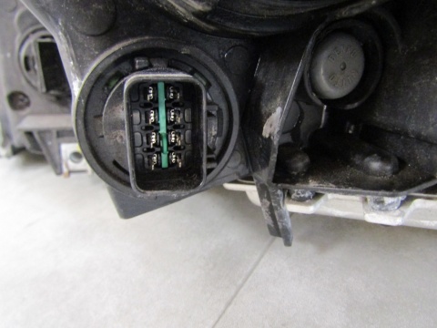 LAMPA PRZÓD KIA SPORTAGE 3 III 10-15 KSENON NIESKRĘTNY RH PRAWY
