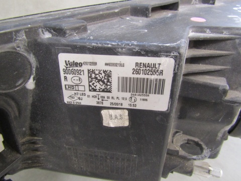 LAMPA PRZÓD RENAULT MEGANE IV 4 ZWYKŁA SOCZEWKA Z LED 16-20 RH PRAWA 260102357R