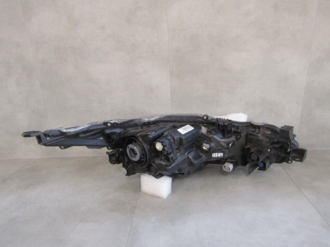 LAMPA PRZÓD TOYOTA COROLLA E21 SEDAN ZWYKŁA SOCZEWKA LH 18- 81150-02T31-00