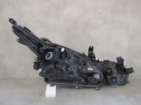 LAMPA PRZÓD TOYOTA COROLLA E21 SEDAN ZWYKŁA SOCZEWKA LH 18- 81150-02T31-00
