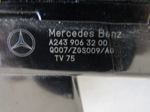 LAMPA PRZÓD BLENDA MERCEDES EQA 243 W243 LED DRL 21- A2439063200