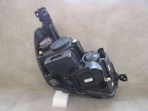 Lampa przód Opel Grandland ZWYKŁA + LED LH LEWA 17-21 YP00015780