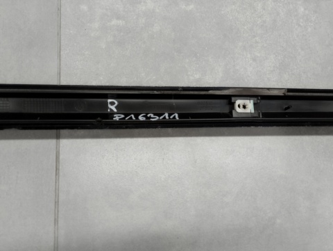 Listwa progowa prawa Audi A4 B9 8W0 S-Line 15-19 sedan kombi