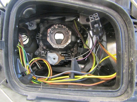 Lampa przód Volvo S40 V50 II LIFT KSENON SKRĘTNY 07-12 RH PRAWA 30763030