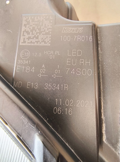 Lampa przód Suzuki Vitara 2 II LED LIFT 24- RH PRAWA KOITO 100 7R016