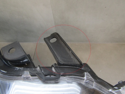 Lampa przód Toyota Yaris Cross ZWYKŁA SOCZEWKA 17-22 RH PRAWA 0D-310