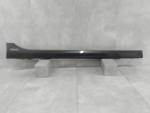 Listwa progowa prawa BMW 1 F40 2 F44 19- próg