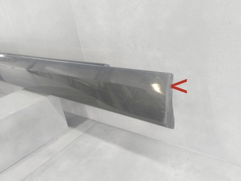 Listwa progowa prawa BMW 1 F40 2 F44 19- próg
