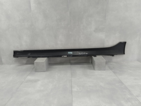 Listwa progowa prawa BMW 1 F40 2 F44 19- próg