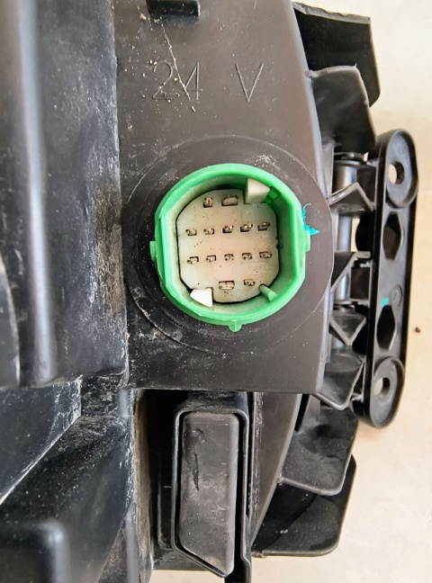 LAMPA PRZÓD IVECO STRALIS LEWA LH KSENON 13-16 5801745441