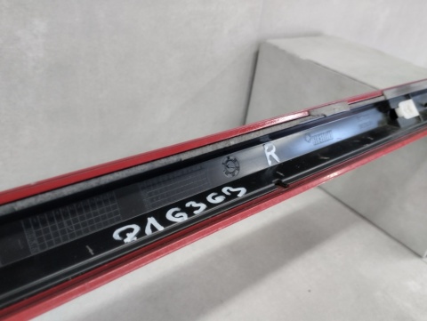 Listwa progowa prawa Audi A4 B9 8W0 S-Line 15-19 sedan kombi