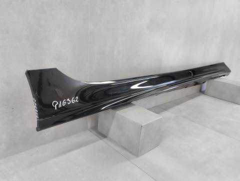 Listwa progowa prawa BMW 1 F40 M Pakiet 19-