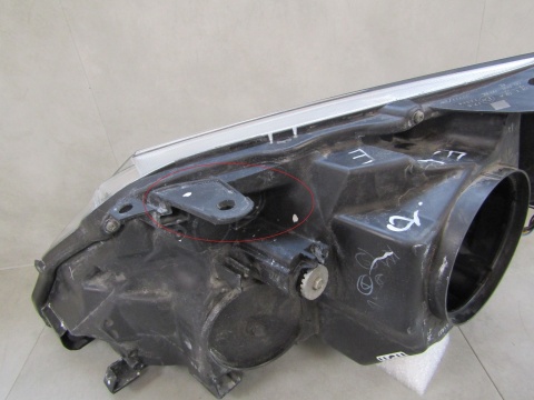 LAMPA PRZÓD TOYOTA AVENSIS T27 LIFT 11-15 KSENON SKRĘTNY RH PRAWA 10000-17687