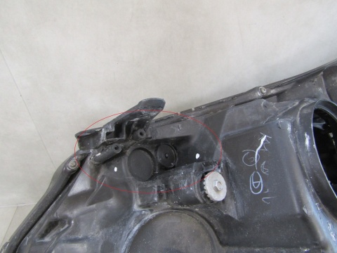 LAMPA PRZÓD TOYOTA AVENSIS T27 LIFT 11-15 KSENON SKRĘTNY RH PRAWA 10000-17687