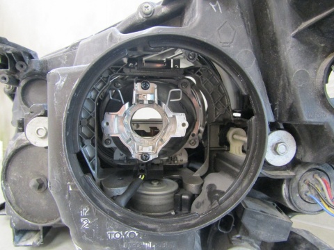 LAMPA PRZÓD TOYOTA AVENSIS T27 LIFT 11-15 KSENON SKRĘTNY RH PRAWA 10000-17687