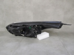 Lampa przód Kia Ceed 3 III ZWYKŁA SOCZEWKA 18-21 RH PRAWA 92102J7050