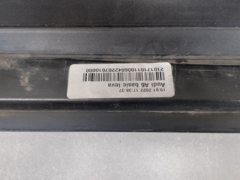 Listwa progowa lewa Audi A6 C8 4K0 kombi sedan 18-
