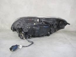 Lampa przód Volvo XC60 1 I LIFT ZWYKŁA 13-17 RH PRAWA