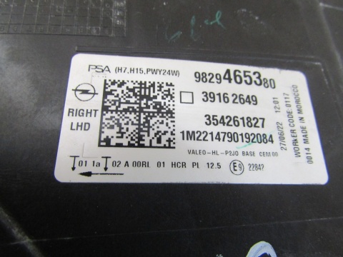 Lampa przód Opel Corsa F ZWYKŁA 19-23 RH PRAWA 9829465380