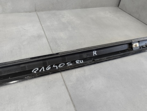 Listwa progowa prawa Audi A4 B9 8W0 S-Line 15-19 sedan kombi