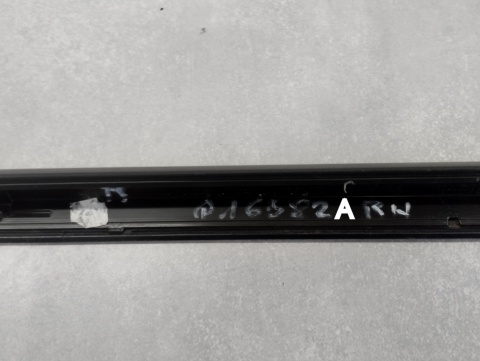 Listwa progowa prawa Audi A4 B9 8W0 S-Line 19 Lift