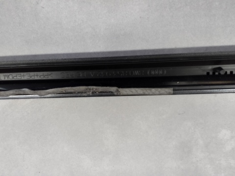 Listwa progowa prawa Audi A4 B9 8W0 S-Line 19 Lift