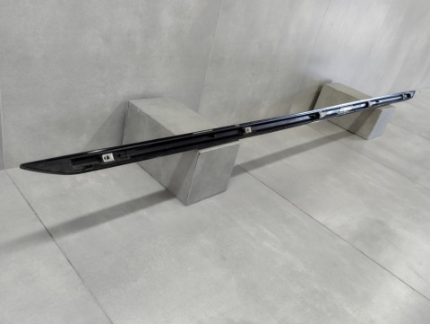 Listwa progowa prawa Audi A4 B9 8W0 S-Line 19 Lift