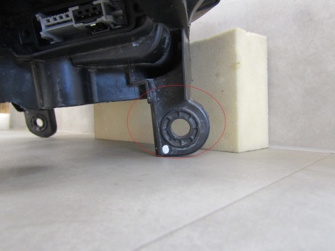 LAMPA PRZÓD JEEP GRAND CHEROKEE WK2 KSENON NIESKRĘTNY 13-16 RH PRAWA