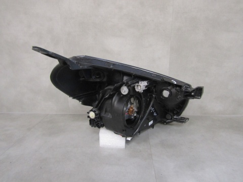 Lampa przód Aston Martin Cygnet 11-13 ZWYKŁA SOCZEWKA LH LEWA KOITO 74-1