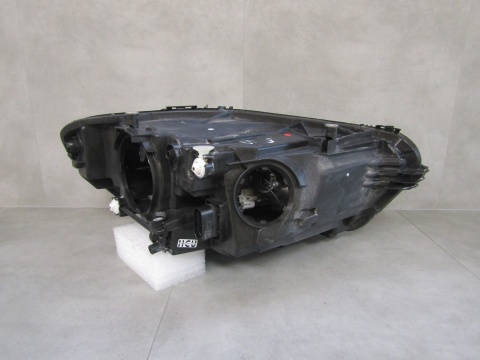 Lampa przód Mercedes CLA W118 ZWYKŁA LH LEWA 19-23