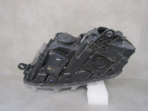 Lampa przód Skoda Octavia 3 III KSENON NIESKRĘTNY 12-16 RH PRAWA 5E1941016A