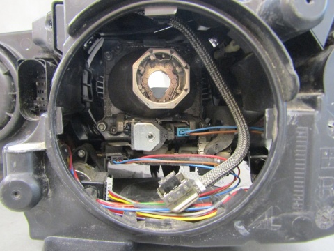 Lampa przód Skoda Octavia 3 III KSENON NIESKRĘTNY 12-16 RH PRAWA 5E1941016A
