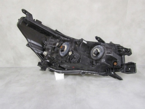 Lampa przód Toyota Hilux 8 VIII LIFT ZWYKŁA 20- LH 81150 0KK60