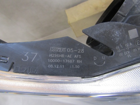 LAMPA PRZÓD TOYOTA AVENSIS T27 LIFT 11-15 KSENON SKRĘTNY RH PRAWA 10000-17687
