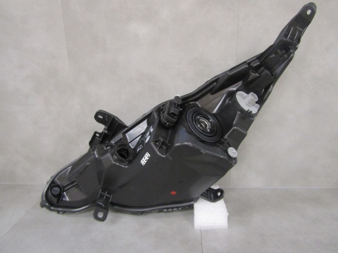 Lampa przód Toyota Aygo 2 II ZWYKŁA SOCZEWKA + LED 14-18 RH KOITO 0H-17