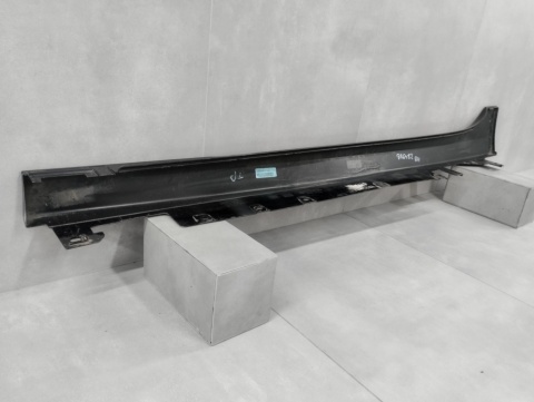 Listwa progowa prawa BMW 1 F40 2 F44 19- próg