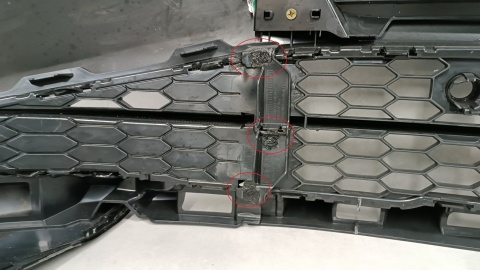 Zderzak przód przedni Audi Q3 83H 25-