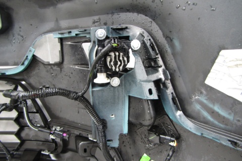 Zderzak przód przedni Jeep Avenger 23- (+1 LED + 4PDC )