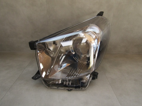 Lampa przód Aston Martin Cygnet 11-13 ZWYKŁA SOCZEWKA LH LEWA KOITO 74-1